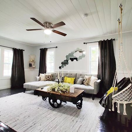 Honeycomb Gem, Beautifully Designed & Near Downtown Thomasville Bagian luar foto