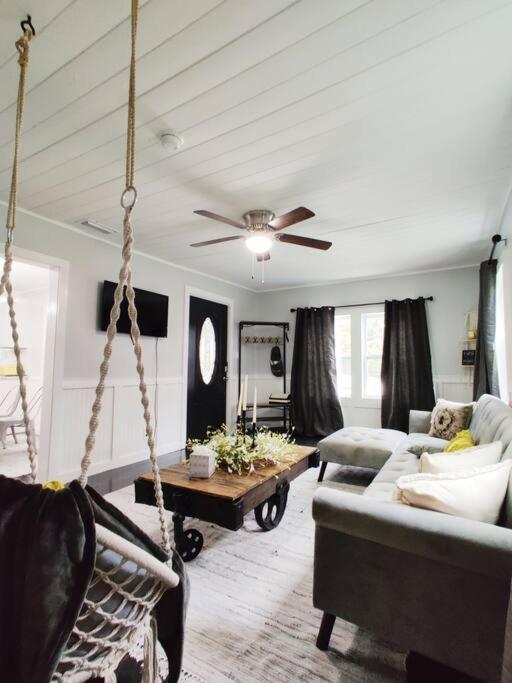 Honeycomb Gem, Beautifully Designed & Near Downtown Thomasville Bagian luar foto