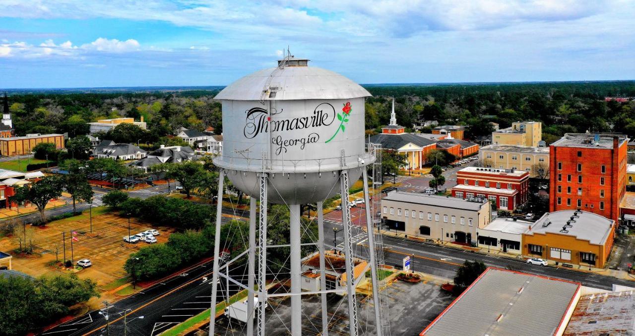Honeycomb Gem, Beautifully Designed & Near Downtown Thomasville Bagian luar foto